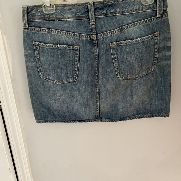 Gap mini jean skirt size 4/27 slightly naturally distressed, Never Worn, NWOT - Picture 7 of 7